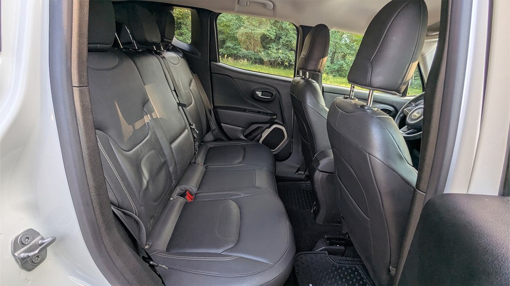 2015 Jeep Renegade Image 23