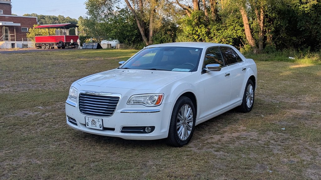2014 Chrysler 300 Image 7