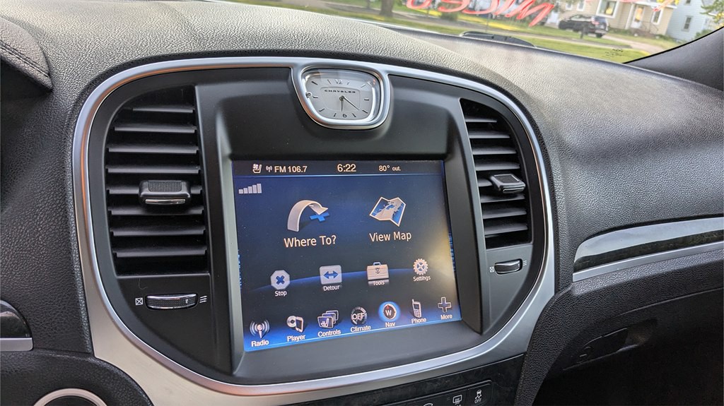 2014 Chrysler 300 Image 12