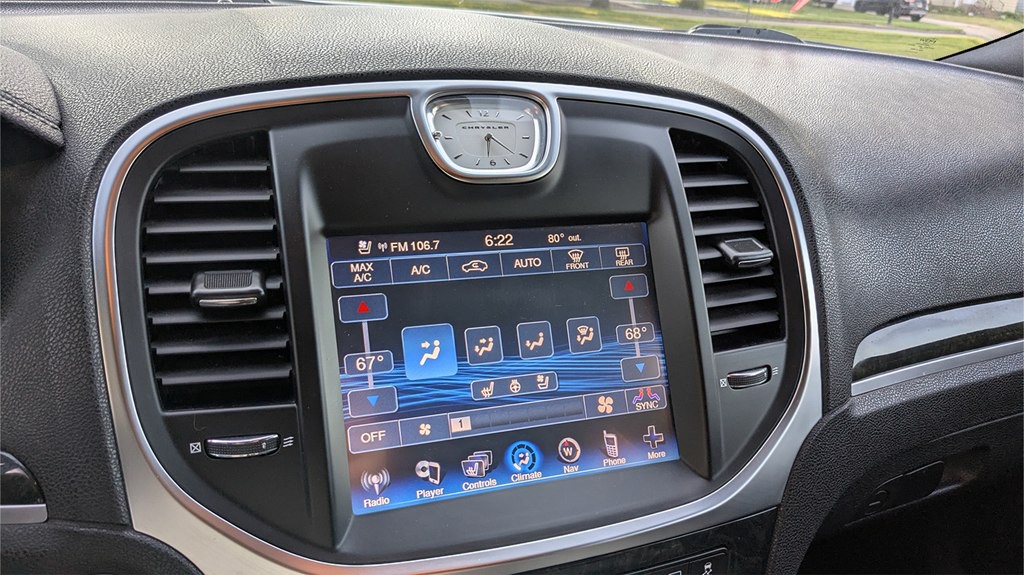 2014 Chrysler 300 Image 13