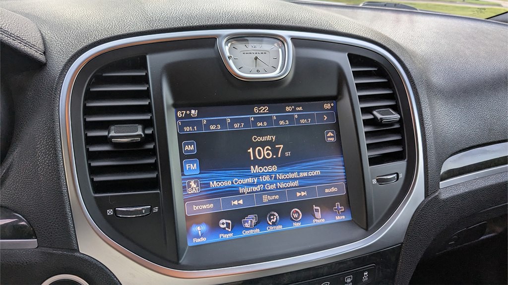 2014 Chrysler 300 Image 15