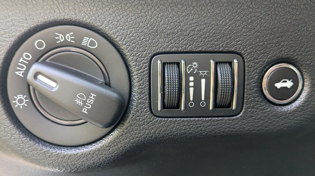 2014 Chrysler 300 Image 20