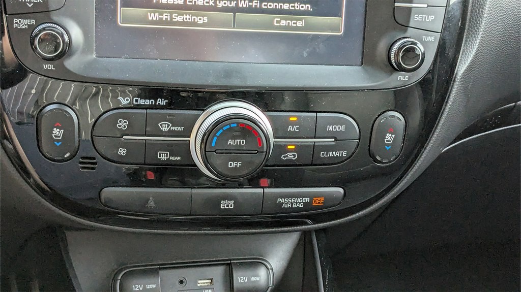 2016 Kia Soul Image 16