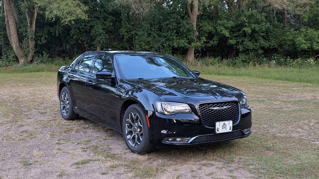 2016 Chrysler 300 Image 1