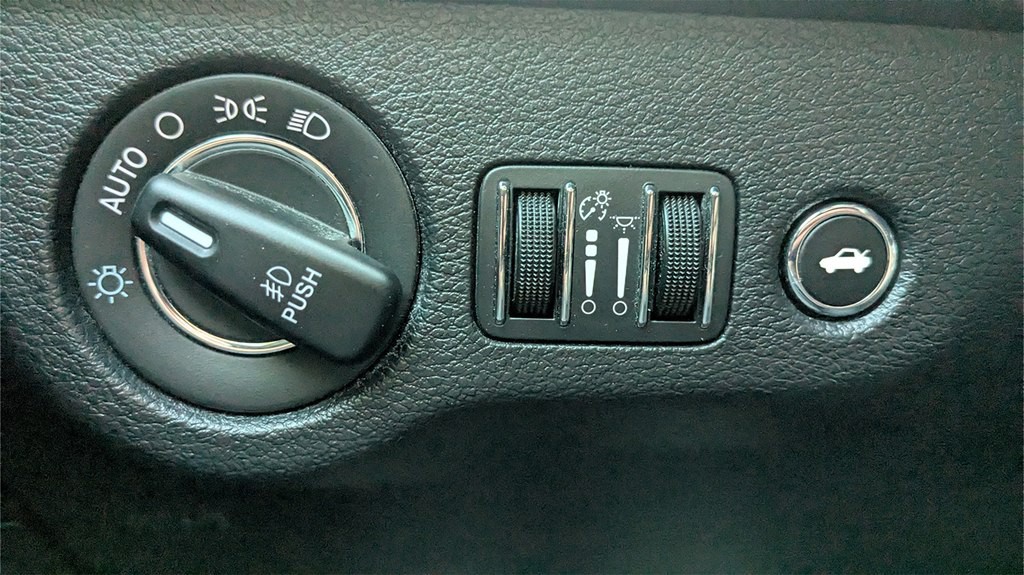 2016 Chrysler 300 Image 20