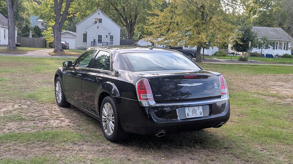 2014 Chrysler 300 Image 5