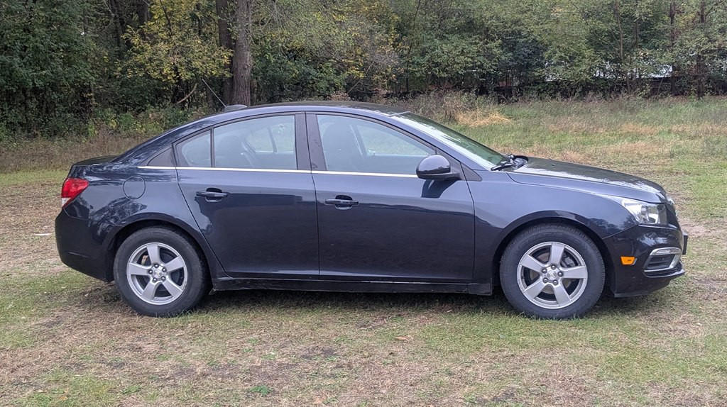 2016 Chevrolet Cruze Image 2