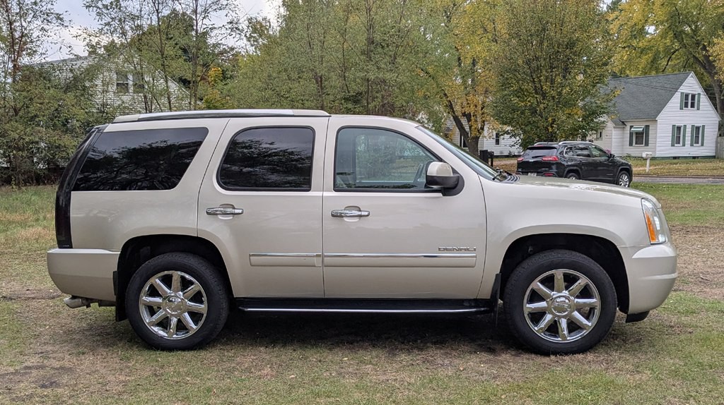 2014 GMC Yukon Image 2