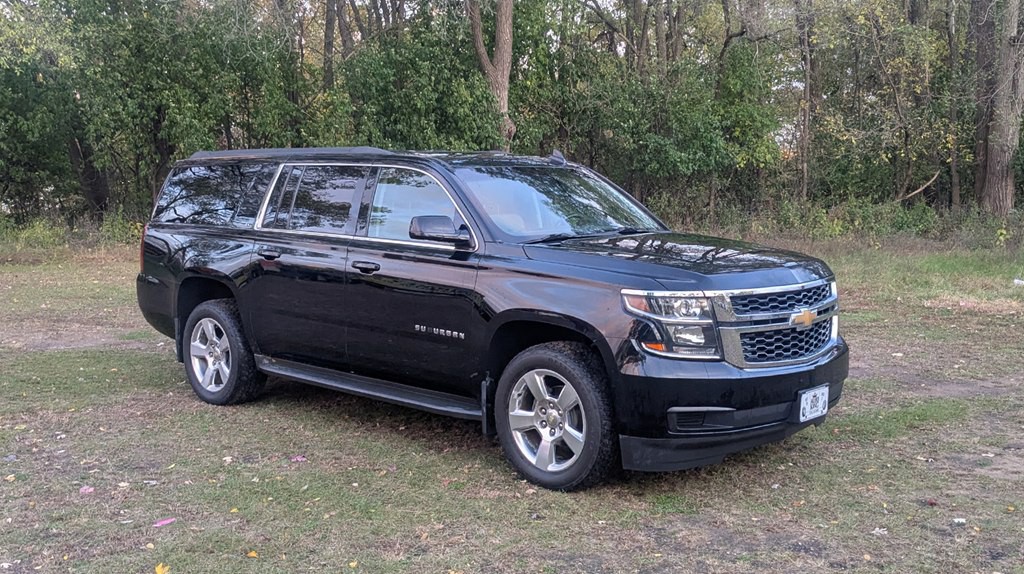 2015 Chevrolet Suburban Image 1