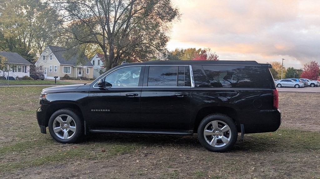 2015 Chevrolet Suburban Image 6