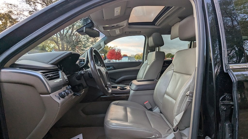 2015 Chevrolet Suburban Image 10