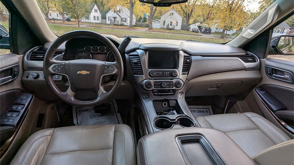 2015 Chevrolet Suburban Image 11
