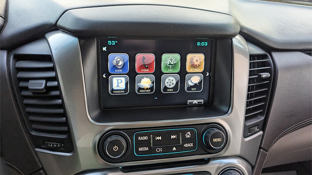 2015 Chevrolet Suburban Image 14