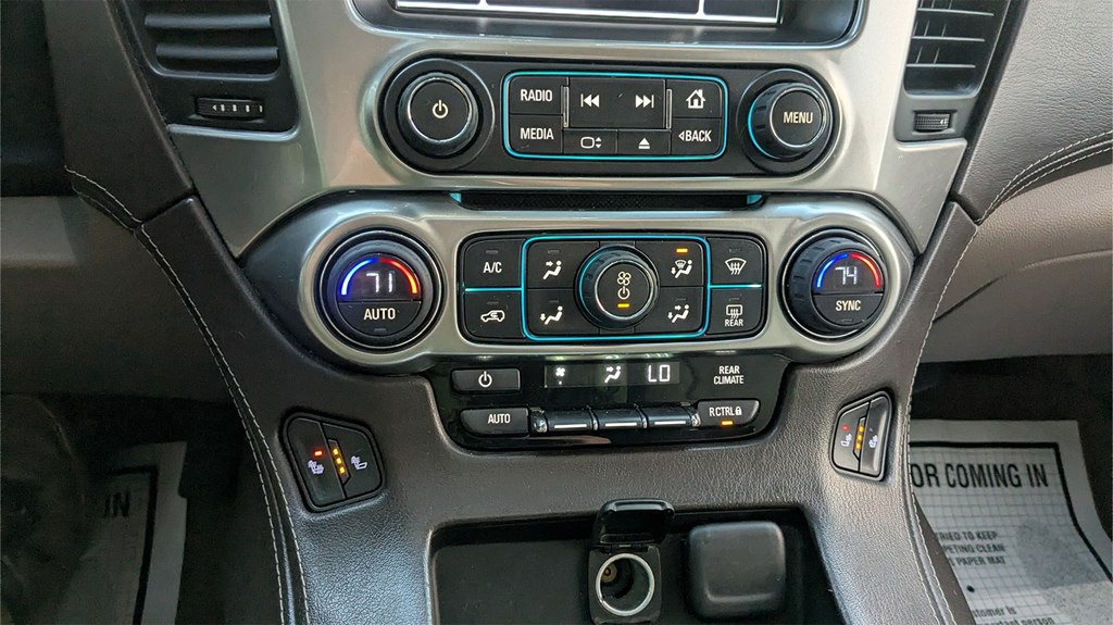 2015 Chevrolet Suburban Image 17