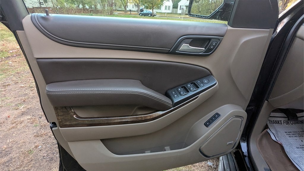 2015 Chevrolet Suburban Image 19