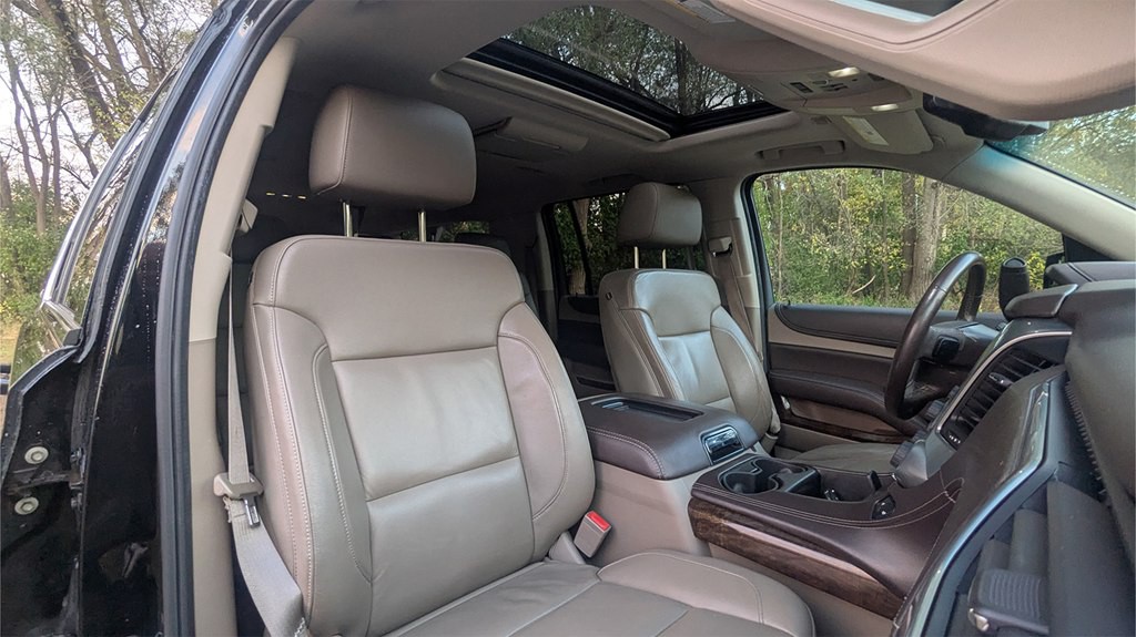 2015 Chevrolet Suburban Image 20