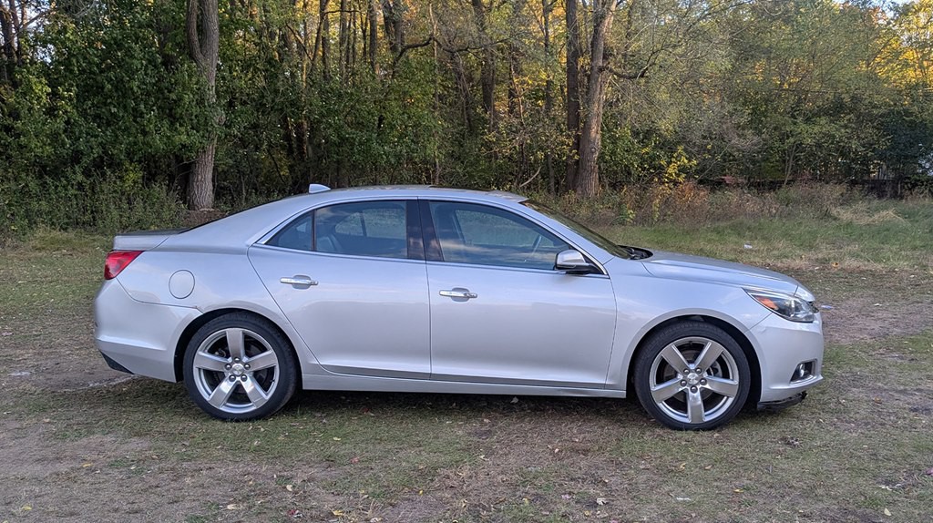 2014 Chevrolet Malibu Image 2