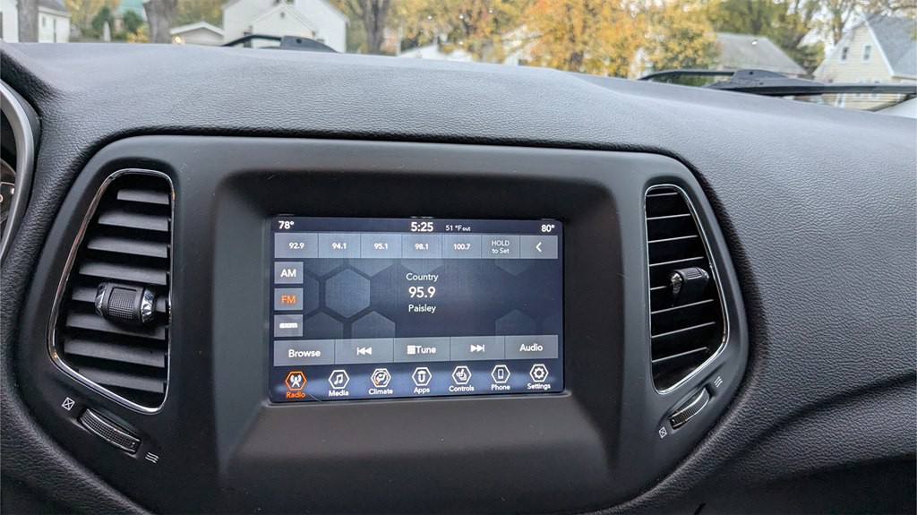 2020 Jeep Compass Image 15