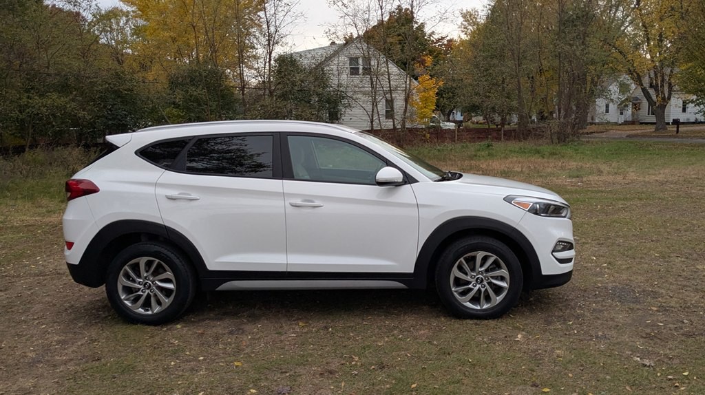 2017 Hyundai Tucson Image 2