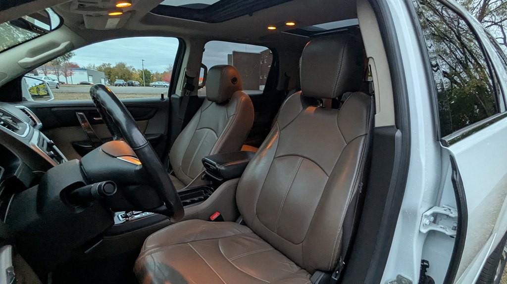 2016 GMC Acadia Image 9