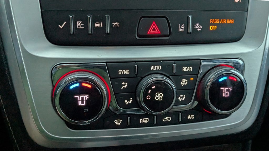 2016 GMC Acadia Image 16