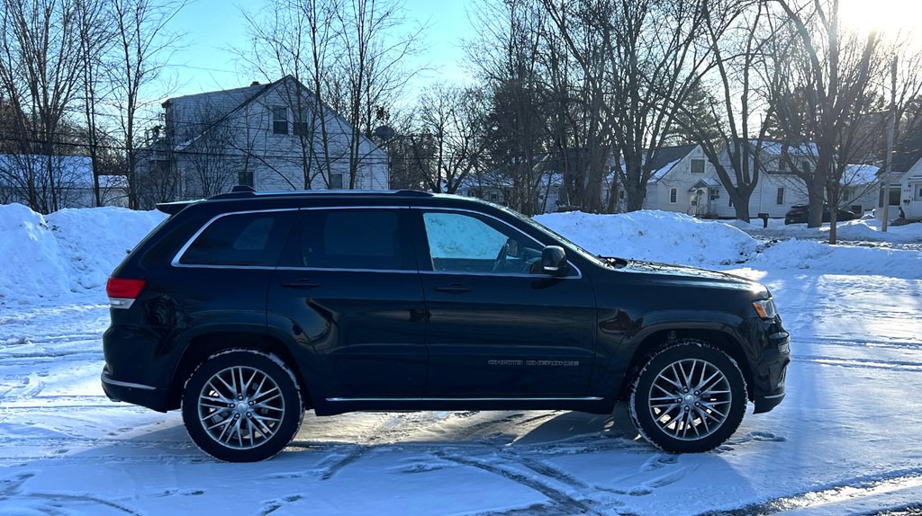 2017 Jeep Grand Cherokee Image 2