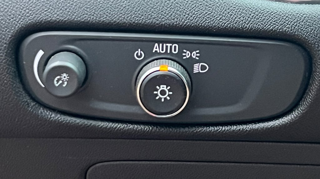 2018 Chevrolet Malibu Image 18