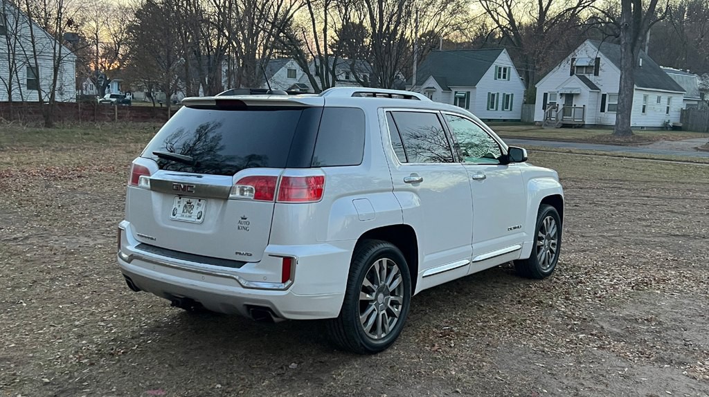 2017 GMC Terrain Image 3