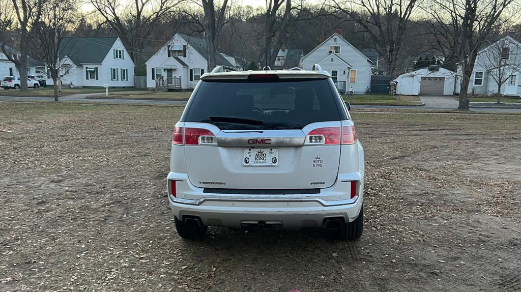 2017 GMC Terrain Image 4
