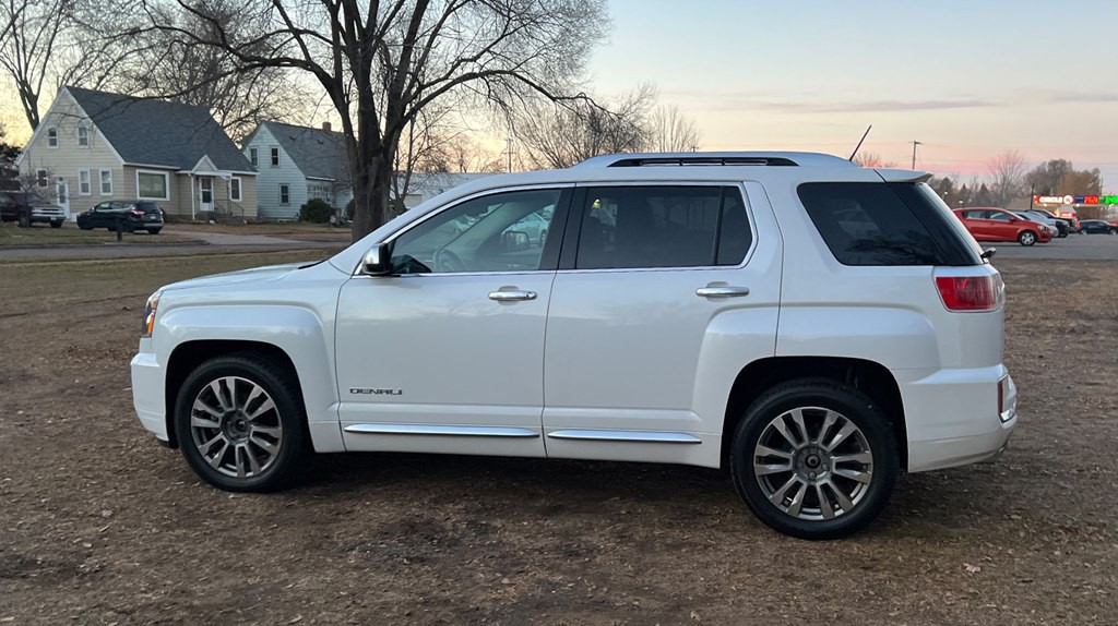 2017 GMC Terrain Image 6