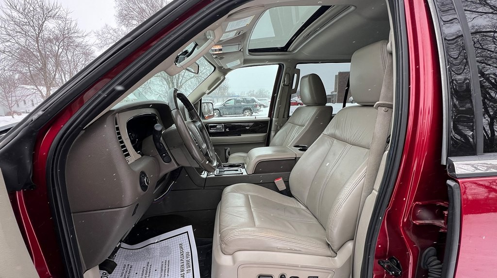 2015 Lincoln Navigator Image 10