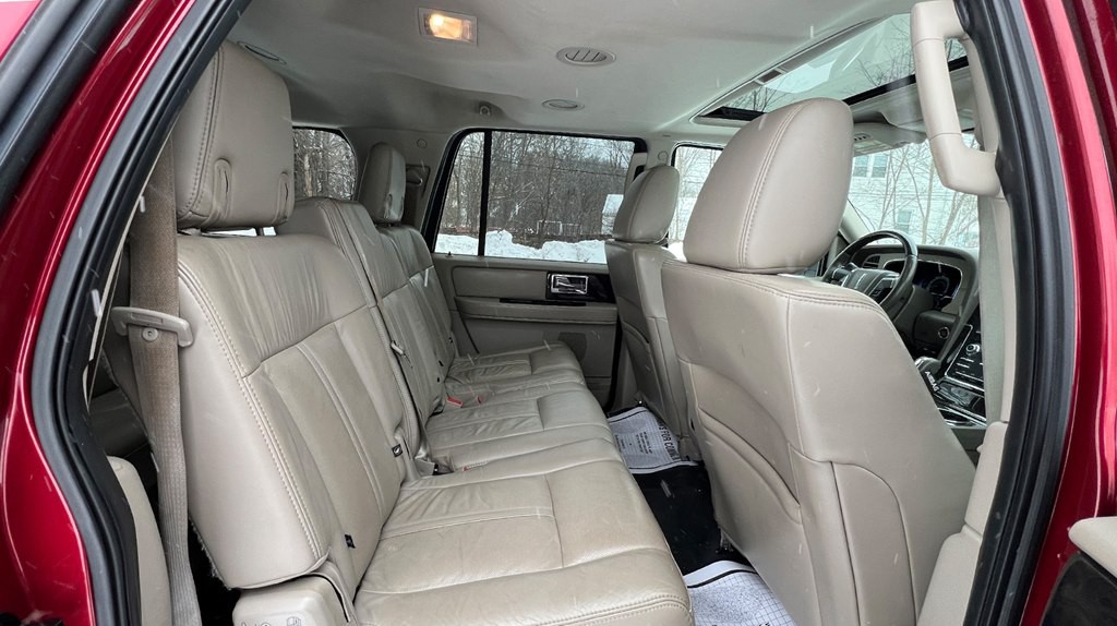 2015 Lincoln Navigator Image 25