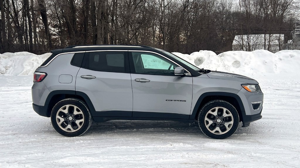 2018 Jeep Compass Image 3