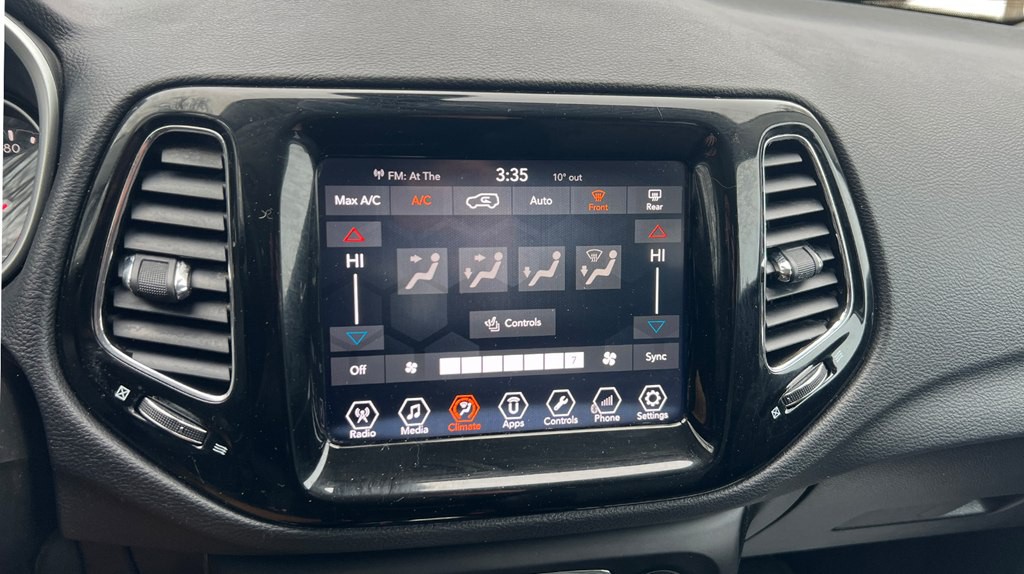 2018 Jeep Compass Image 16