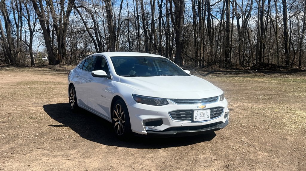 2016 Chevrolet Malibu Image 1
