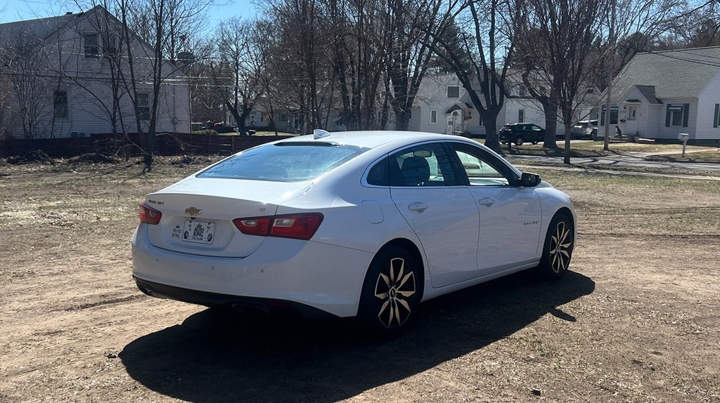 2016 Chevrolet Malibu Image 3