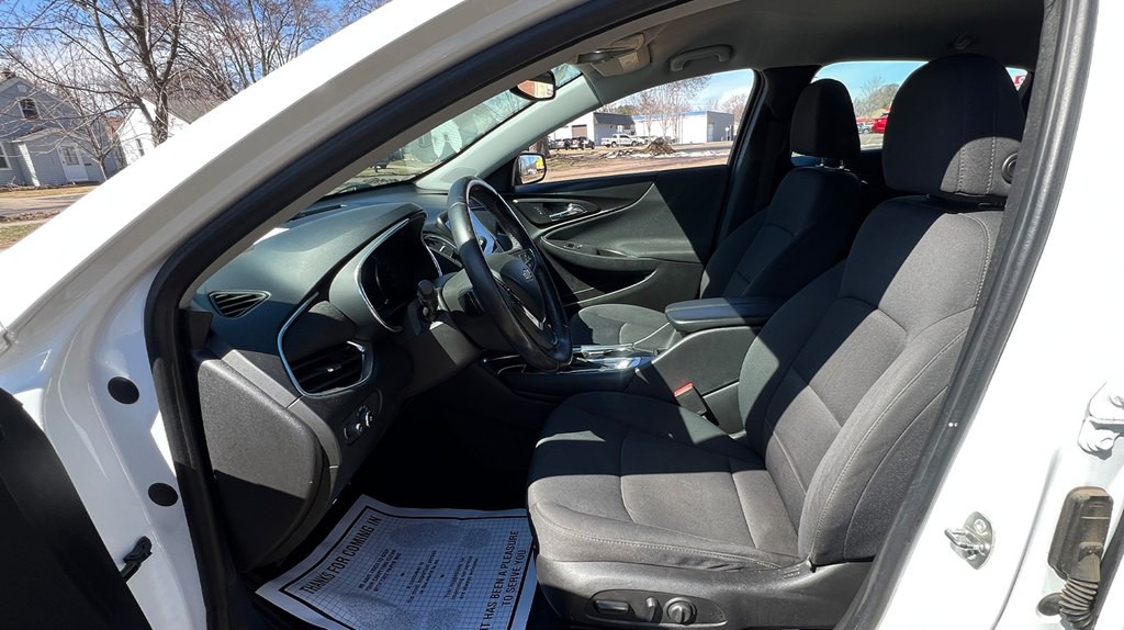 2016 Chevrolet Malibu Image 10