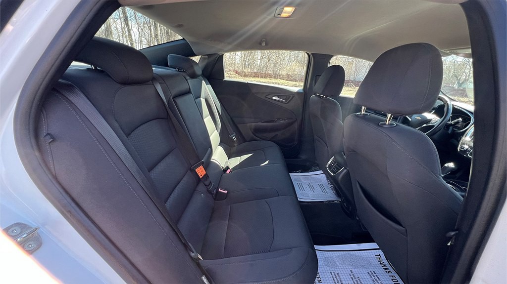 2016 Chevrolet Malibu Image 21