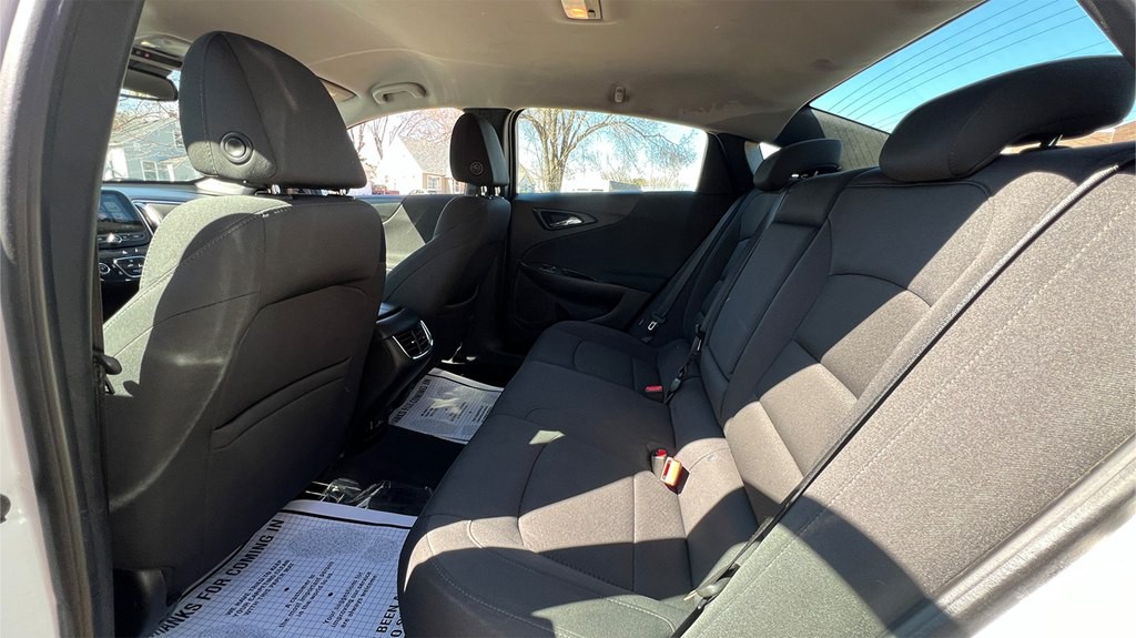 2016 Chevrolet Malibu Image 22