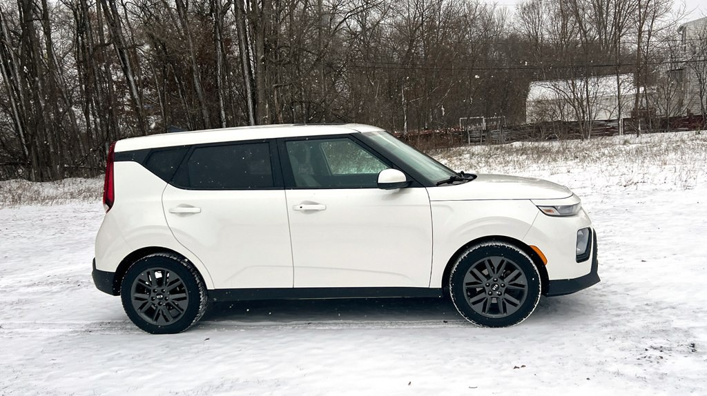 2021 Kia Soul Image 2