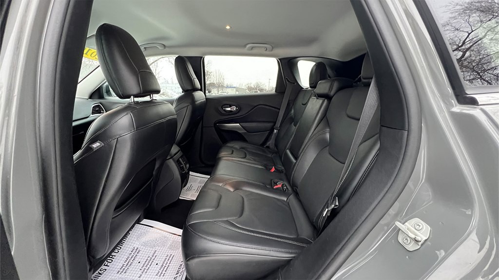 2019 Jeep Cherokee Image 24