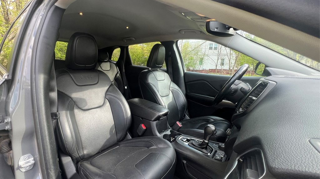 2019 Jeep Cherokee Image 9