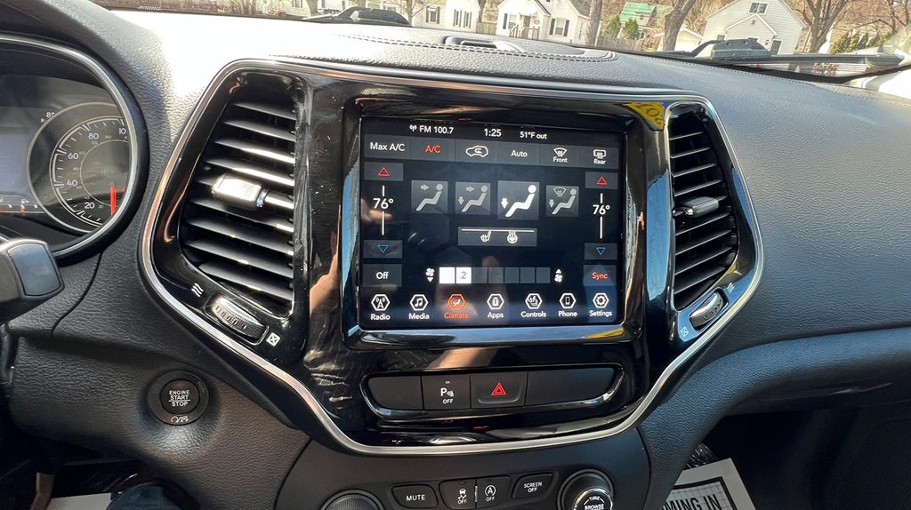 2019 Jeep Cherokee Image 12