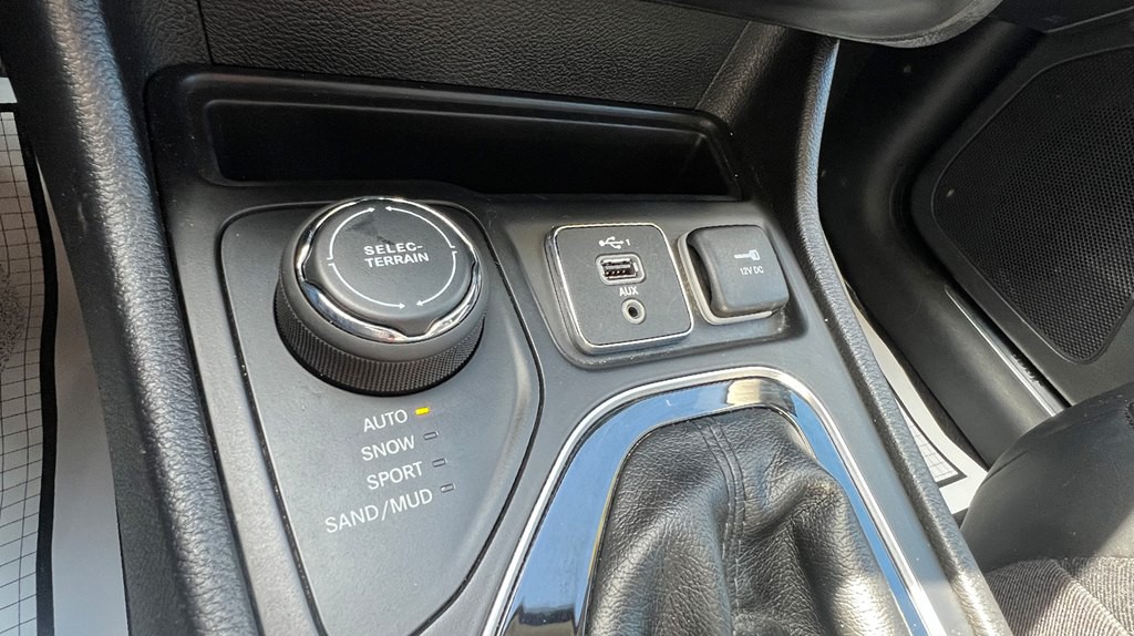 2019 Jeep Cherokee Image 16