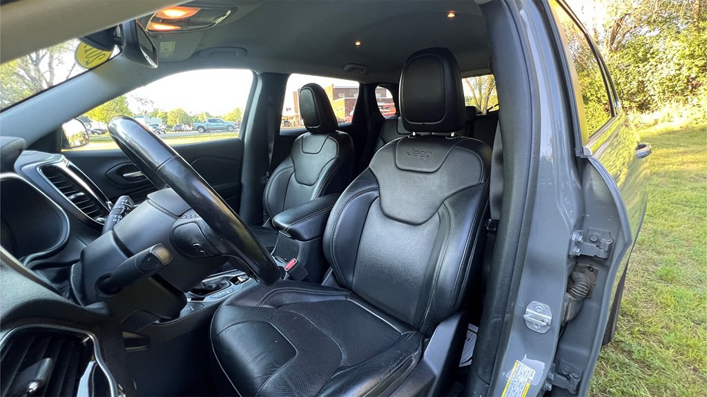 2019 Jeep Cherokee Image 8