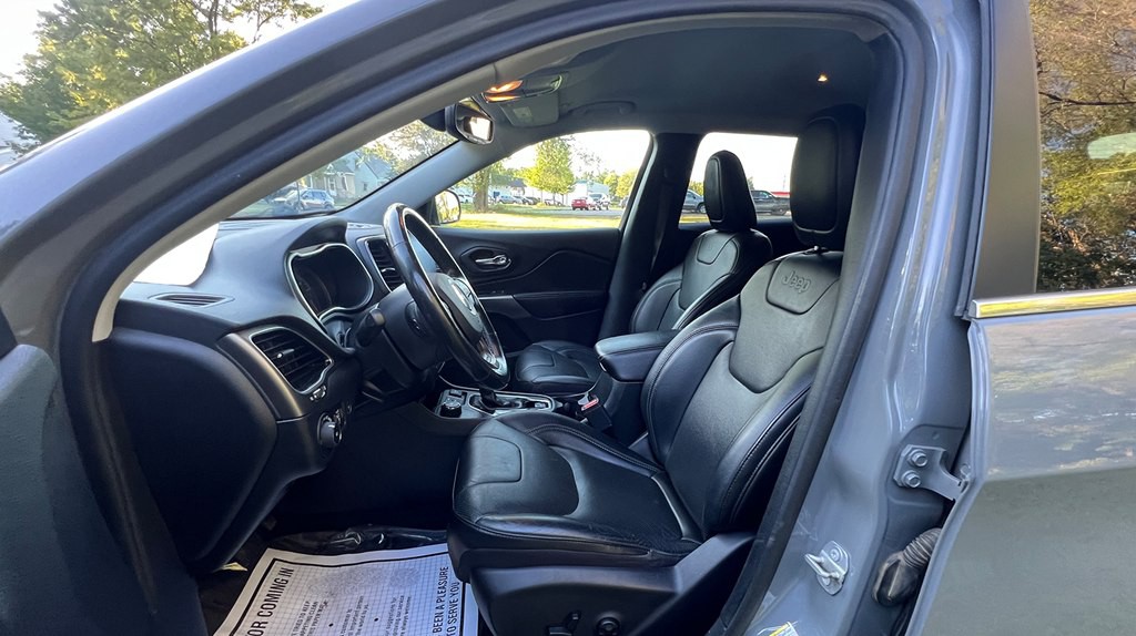 2019 Jeep Cherokee Image 9