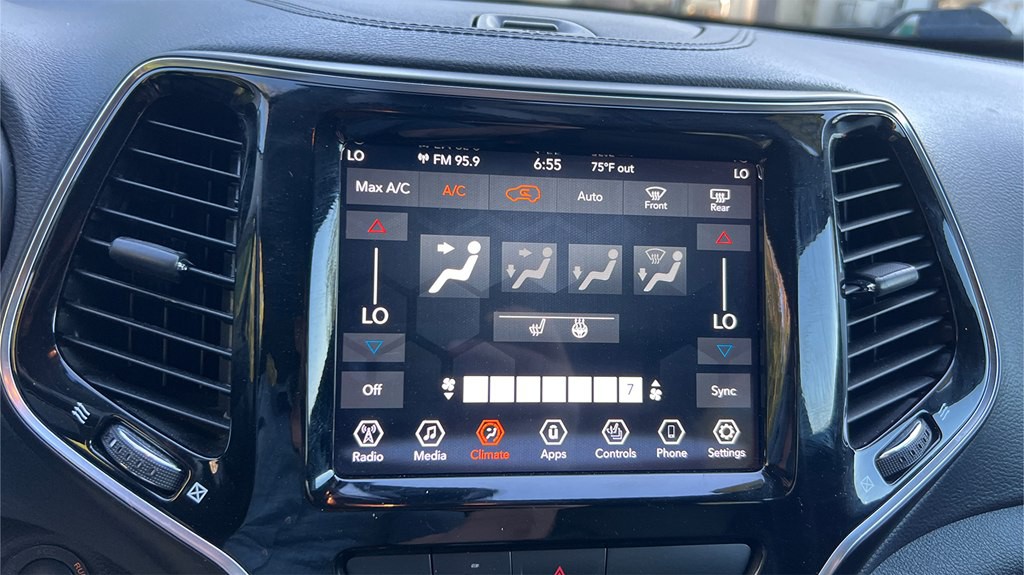 2019 Jeep Cherokee Image 14