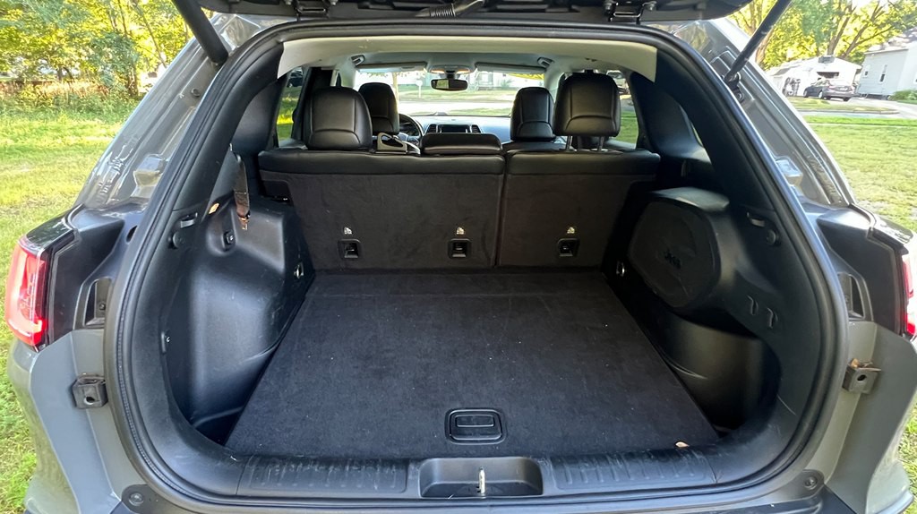 2019 Jeep Cherokee Image 24