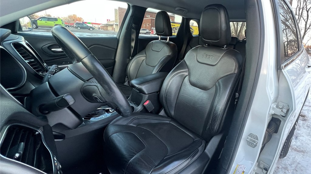 2019 Jeep Cherokee Image 9