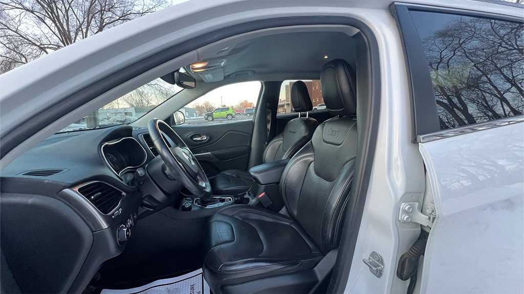 2019 Jeep Cherokee Image 10